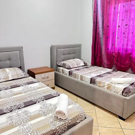 Leyla Sea View Apartament *